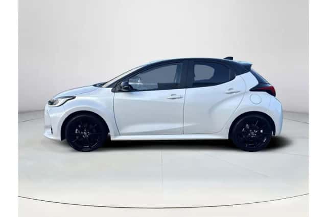 Toyota Yaris (2023) thumbnail 2