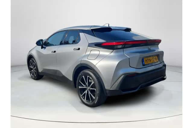 Toyota C-HR (2025) thumbnail 3