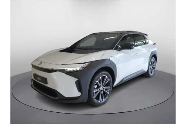 Toyota bZ4X (2024) thumbnail 1