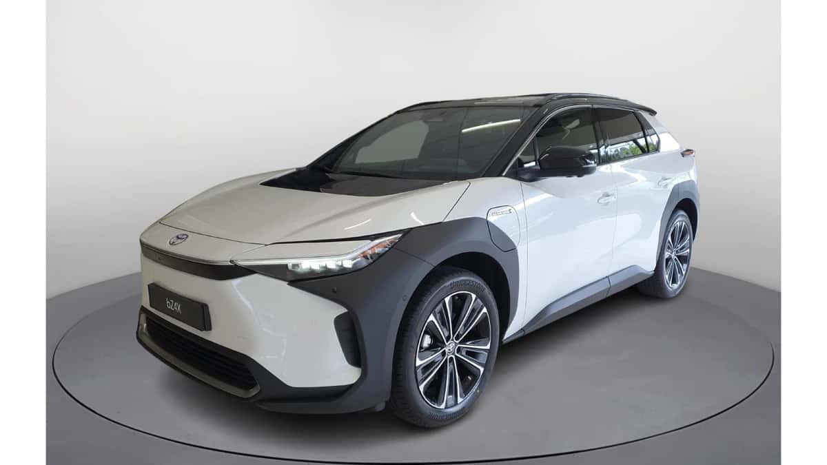 Toyota bZ4X (2024) — foto 1