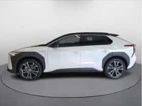Toyota bZ4X (2024) thumbnail 2