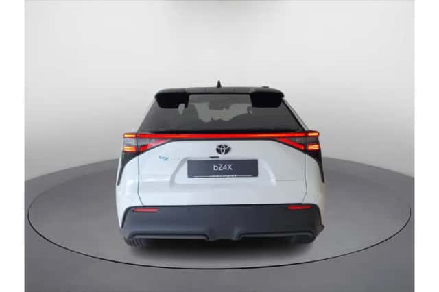 Toyota bZ4X (2024) thumbnail 4