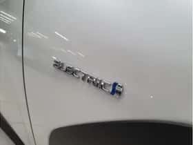 Toyota bZ4X (2024) thumbnail 32