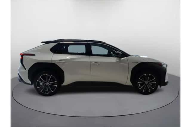 Toyota bZ4X (2024) thumbnail 6