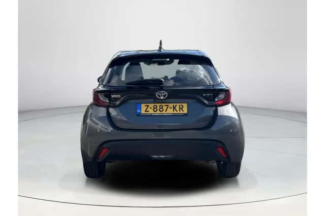 Toyota Yaris (2024) thumbnail 4
