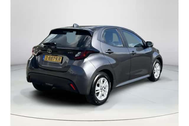 Toyota Yaris (2024) thumbnail 5