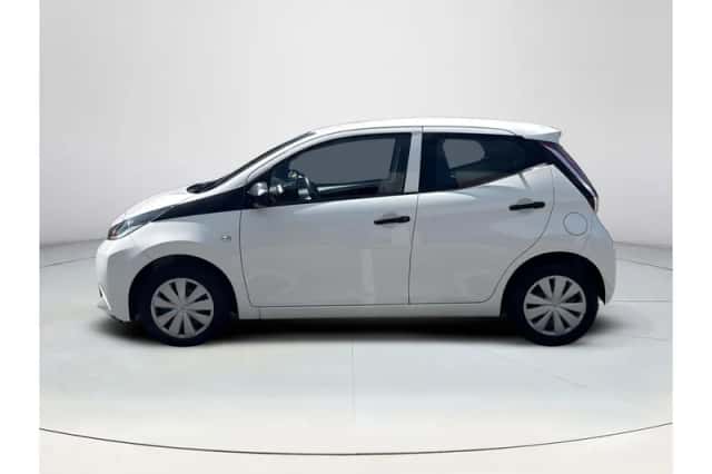 Toyota Aygo (2016) thumbnail 2