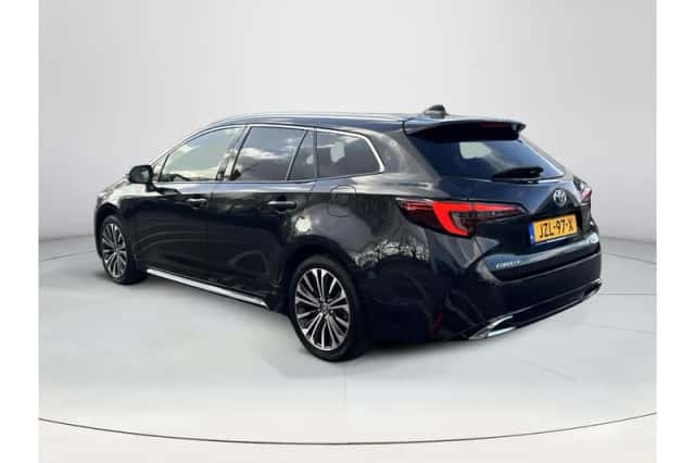 Toyota Corolla (2024) thumbnail 3