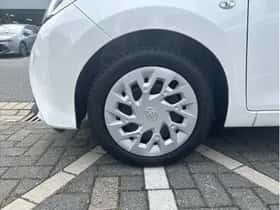 Toyota Aygo (2022) thumbnail 1