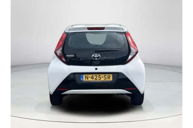 Toyota Aygo (2022) thumbnail 4