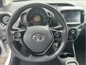 Toyota Aygo (2022) thumbnail 6