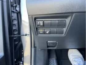 Toyota Yaris (2025) thumbnail 17