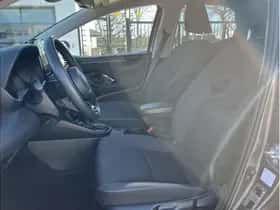 Toyota Yaris (2025) thumbnail 10