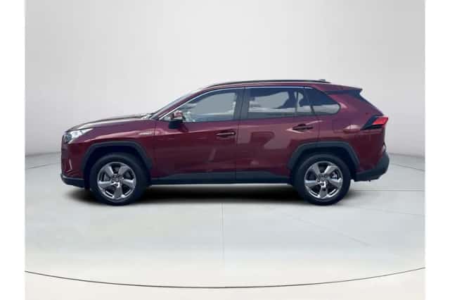 Toyota RAV4 (2021) thumbnail 2