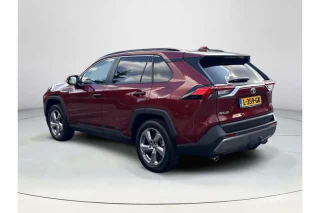 Toyota RAV4 (2021) thumbnail 3