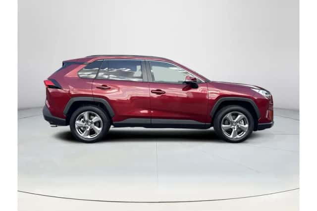 Toyota RAV4 (2021) thumbnail 6