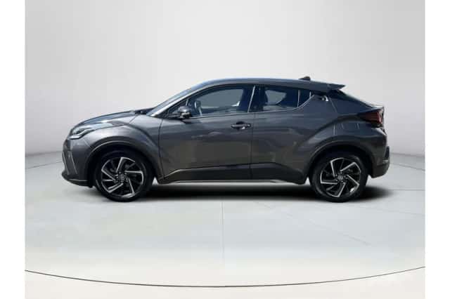 Toyota C-HR (2023) thumbnail 2