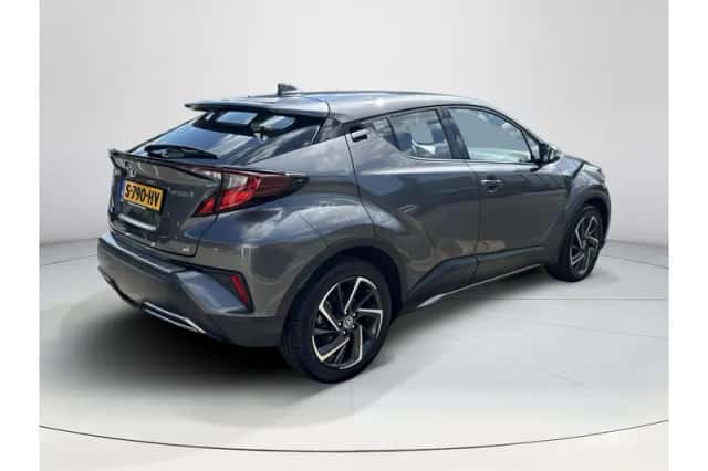 Toyota C-HR (2023) thumbnail 5