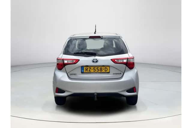 Toyota Yaris (2018) thumbnail 4