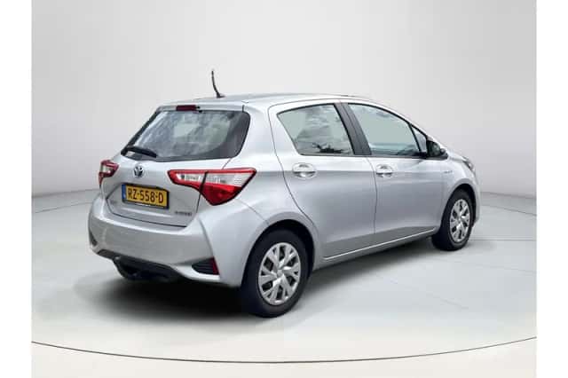 Toyota Yaris (2018) thumbnail 5
