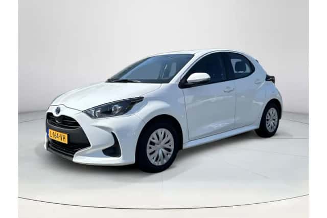 Toyota Yaris (2021) thumbnail 1