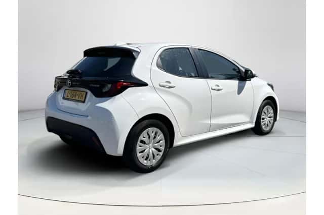 Toyota Yaris (2021) thumbnail 5