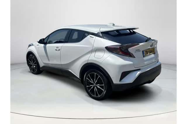 Toyota C-HR (2018) thumbnail 3
