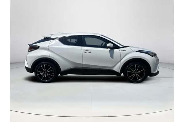 Toyota C-HR (2018) thumbnail 6