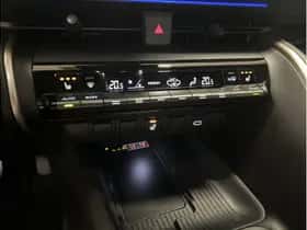 Toyota C-HR (2025) thumbnail 18