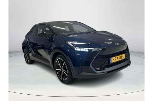 Toyota C-HR (2025) thumbnail 3