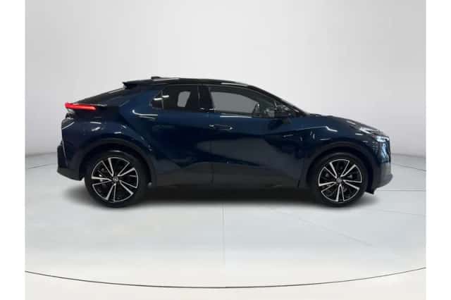 Toyota C-HR (2025) thumbnail 4
