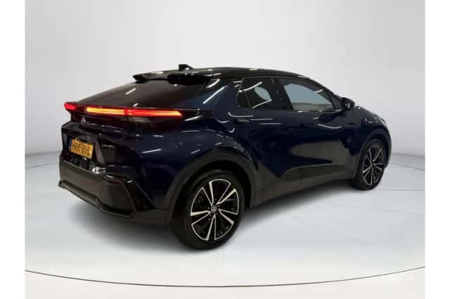 Toyota C-HR (2025) thumbnail 5