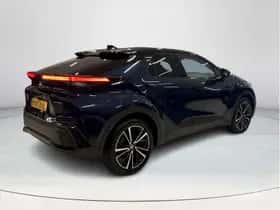 Toyota C-HR (2025) thumbnail 5
