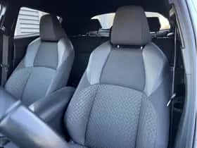 Toyota C-HR (2023) thumbnail 11