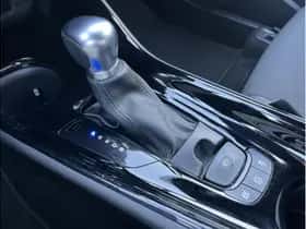 Toyota C-HR (2023) thumbnail 23