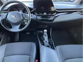 Toyota C-HR (2023) thumbnail 9