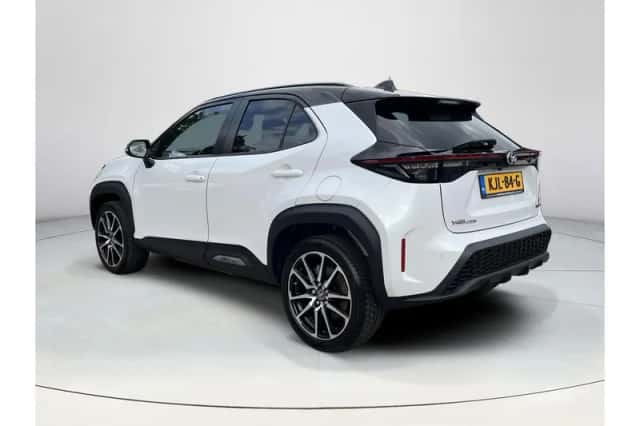 Toyota Yaris Cross (2023) thumbnail 3