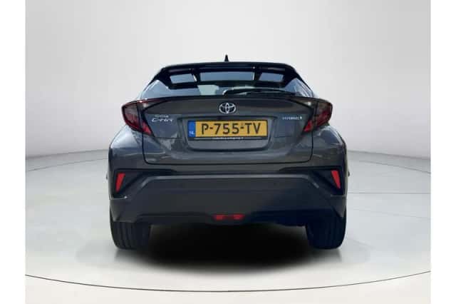Toyota C-HR (2022) thumbnail 4