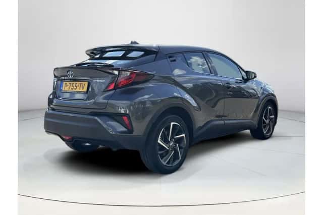 Toyota C-HR (2022) thumbnail 5