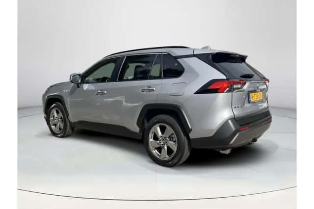 Toyota RAV4 (2020) thumbnail 3