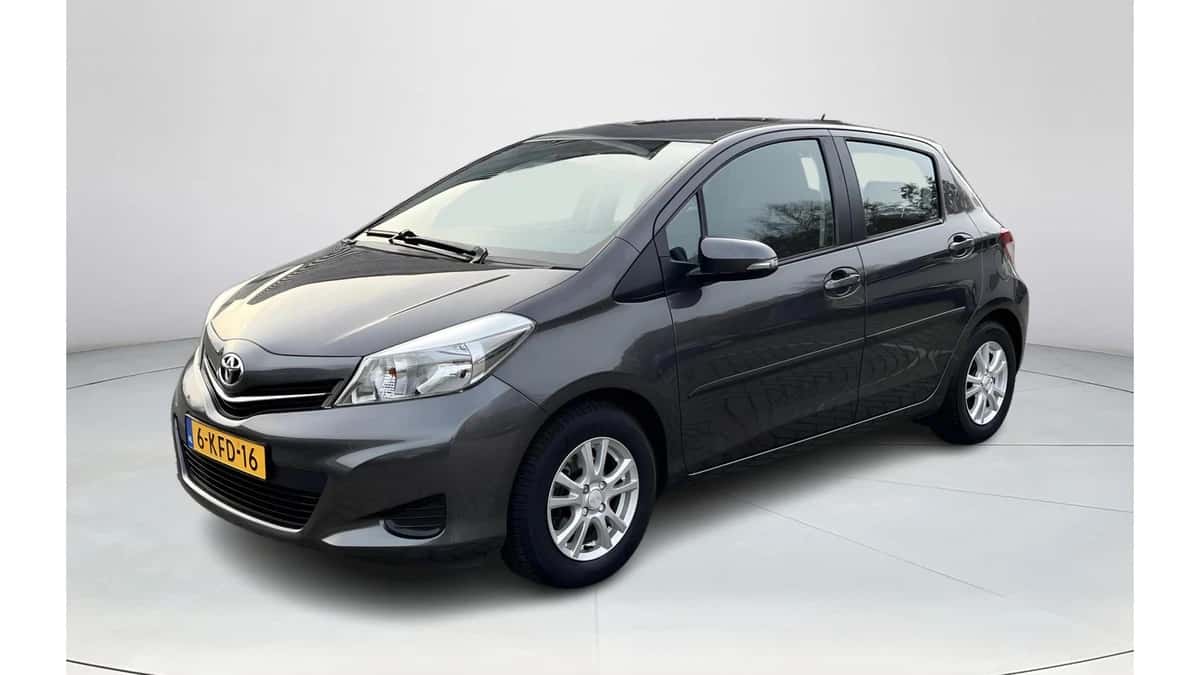Toyota Yaris (2013) — foto 1