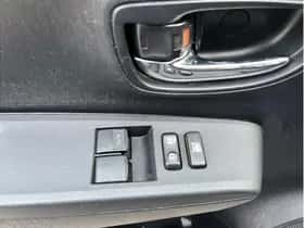 Toyota Yaris (2013) thumbnail 12