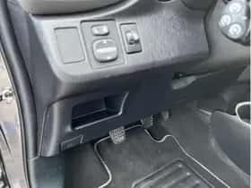 Toyota Yaris (2013) thumbnail 13