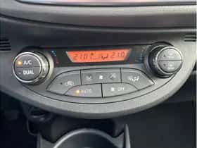 Toyota Yaris (2013) thumbnail 20