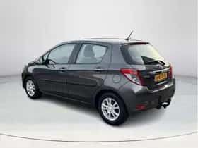 Toyota Yaris (2013) thumbnail 3