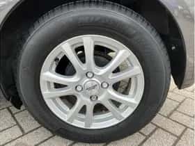 Toyota Yaris (2013) thumbnail 24