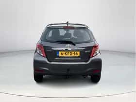 Toyota Yaris (2013) thumbnail 4
