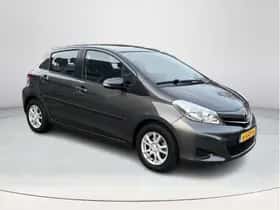 Toyota Yaris (2013) thumbnail 7