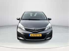 Toyota Yaris (2013) thumbnail 8