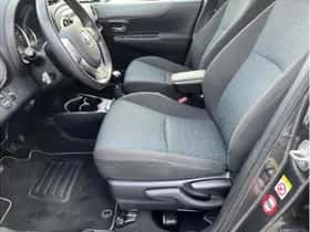 Toyota Yaris (2013) thumbnail 10